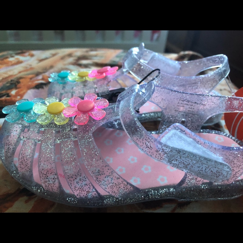 Toddler Girl’s size 7